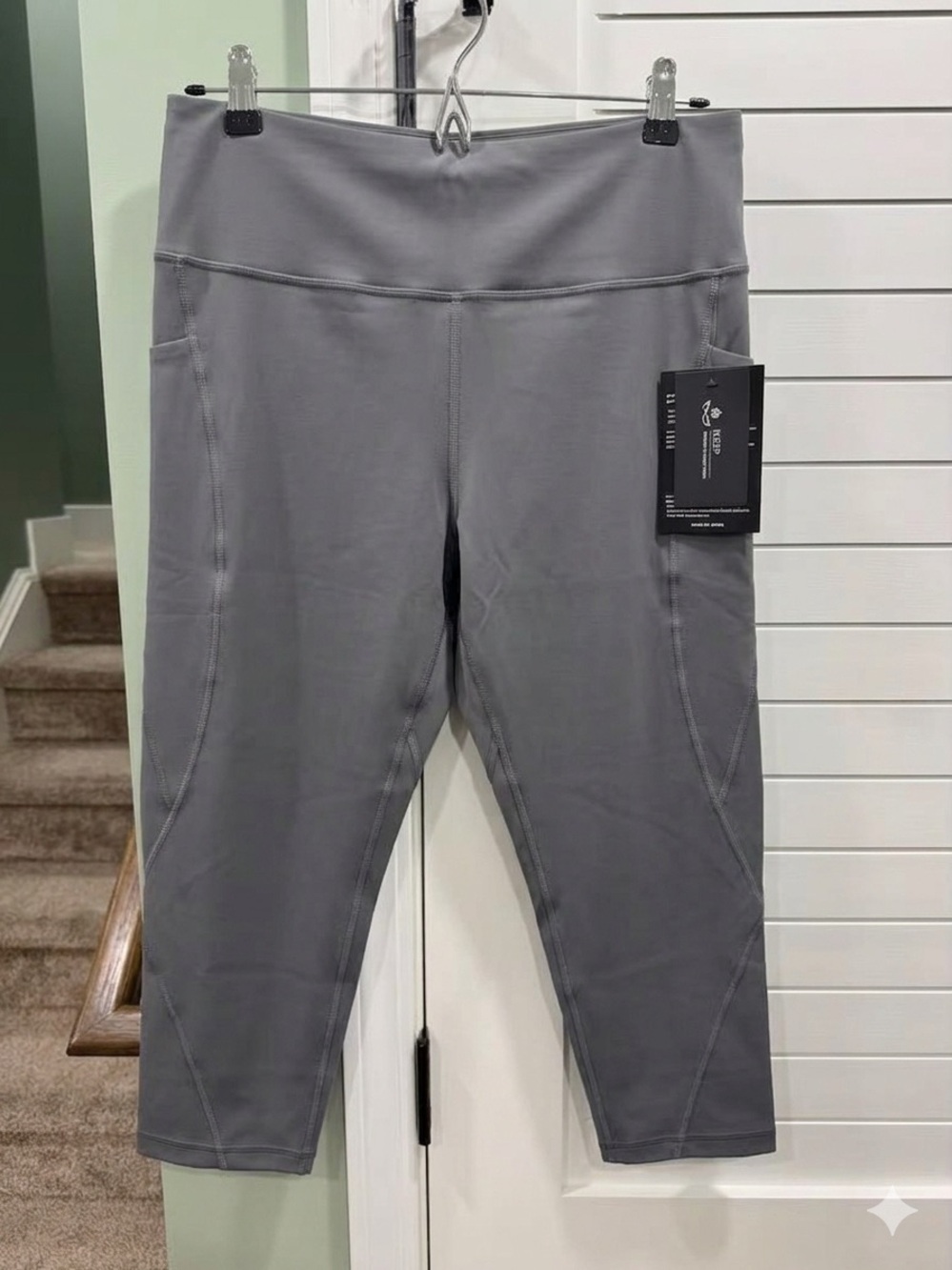 Women’s 2 pairs - Gray Active Capri Leggings size XL